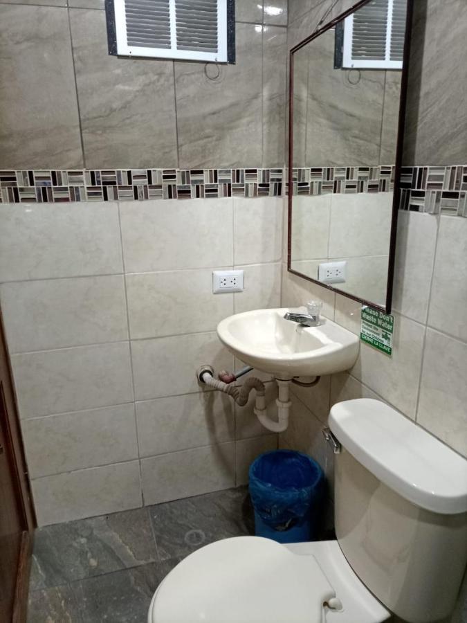 Hostal Atlantis Кито Экстерьер фото