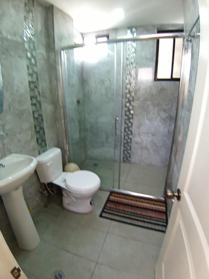 Hostal Atlantis Кито Экстерьер фото